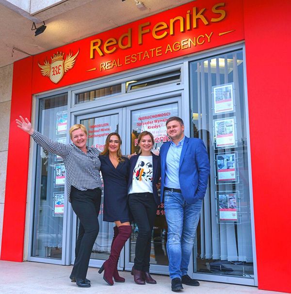 Сотрубники агентства недвижимости Red Feniks